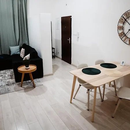 Ah Mlynská Apartman *